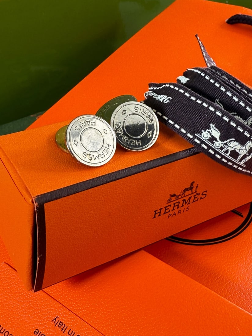 Hermes Paris Serie Cufflinks Gold Round Classic Monogram Cufflinks (1 of 2)
