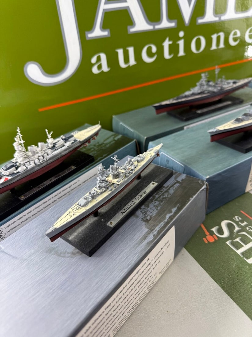 Collection of Atlas Legendary Warships WWII- German / Italy Ships - 9