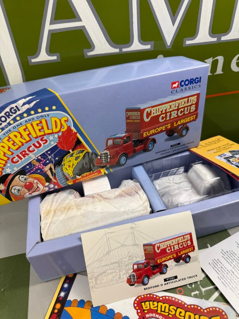 Chipperfields Circus Corgi Classics Collection 97303 Bedford O Articulated Truck - 2