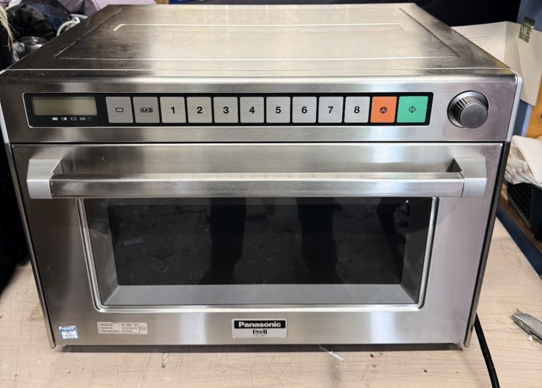 Panasonic Pro11 Model NE-1880 Commercial Microwave Oven RRp £4k - 2