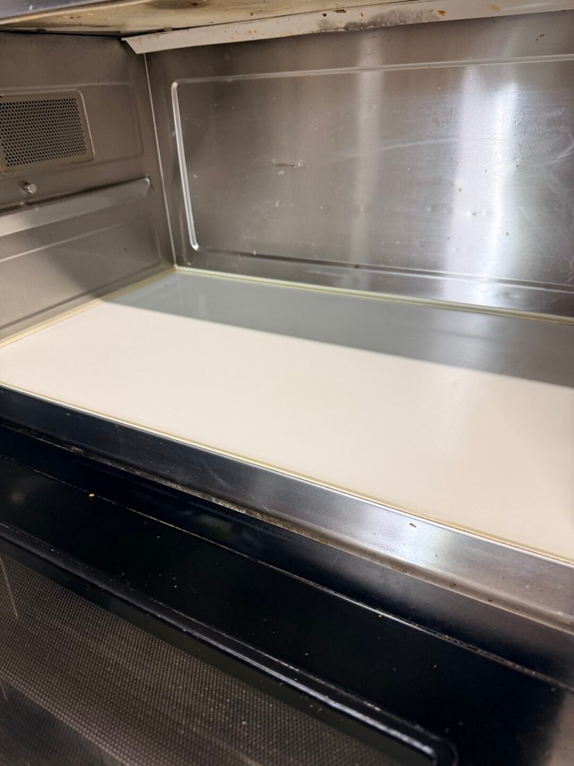 Panasonic Pro11 Model NE-1880 Commercial Microwave Oven RRp £4k - 8