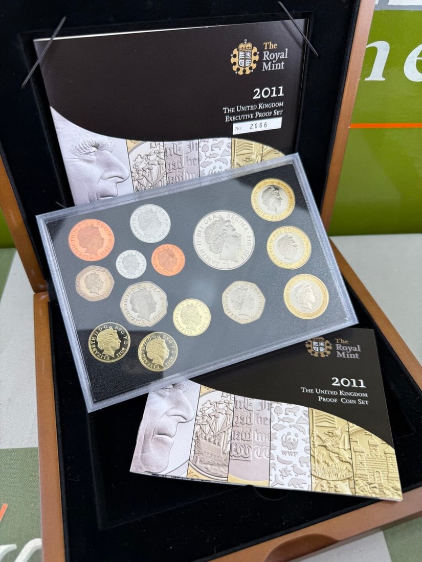 SOLD VIA BUY IT NOW-PLEASE DO NOT BID-Royal Mint 2011 UK Executive Coinage Set In Original Case - 7