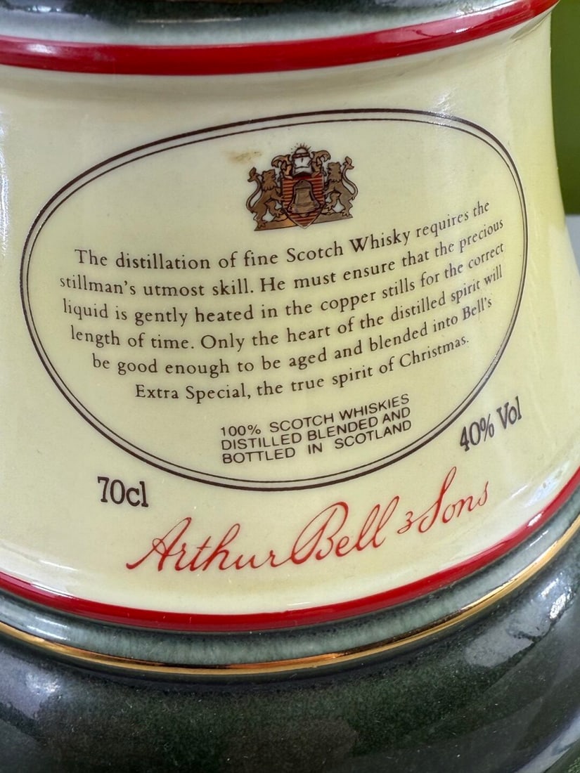 Bells Old Scotch Whiskey Ltd Edition 24 Carat Gold Christmas 1991 - 3