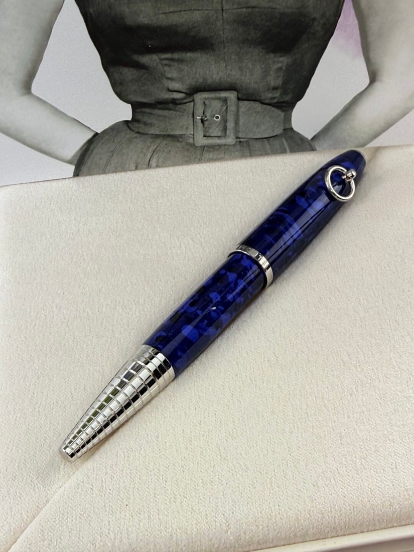 Montblanc Elizabeth Taylor Muses Special Edition Rollerball - 7