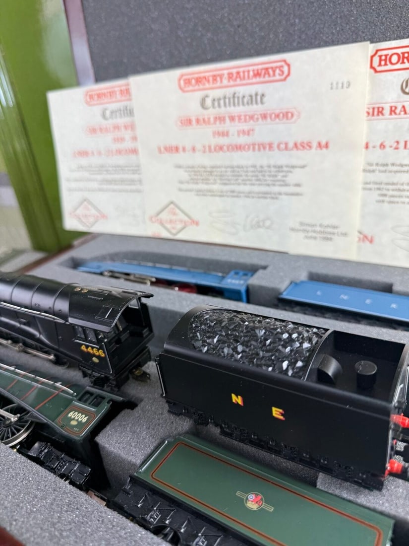 Ltd Edition Hornby OO Gauge R353 Sir Ralph Wedgwood Locomotive Collection. - 8