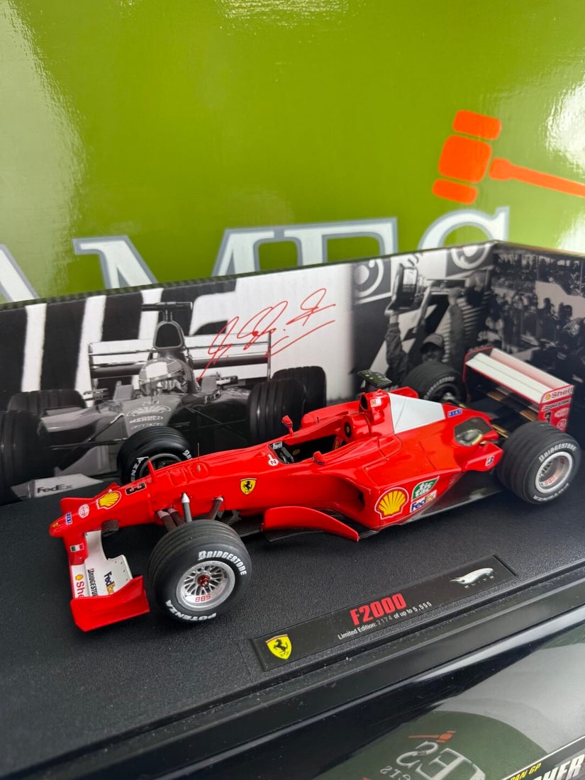 Elite 1:18 M. Schumacher Ferrari Japan 2000 Winner - 3