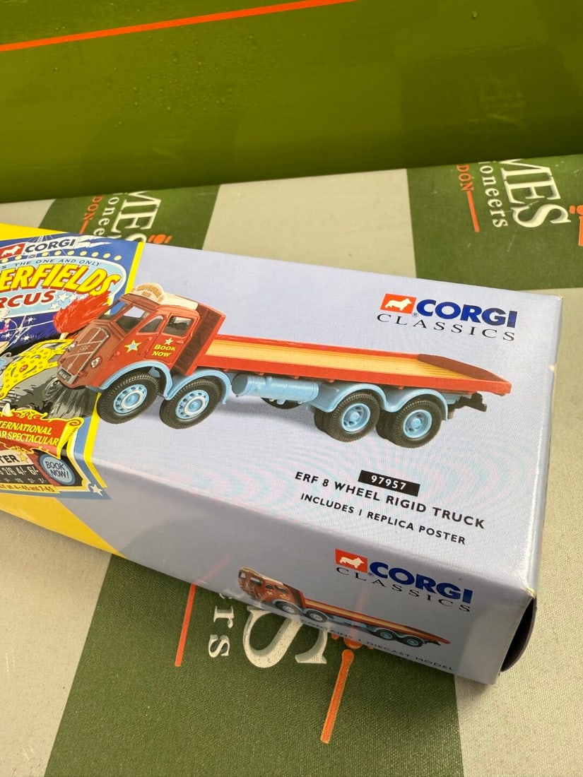 Chipperfields Circus Corgi Classics Collection 97957 ERF 8 Wheel Rigid Truck - 5