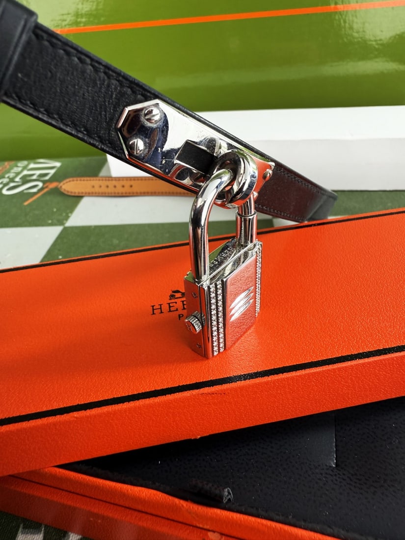 Hermes Paris Factory Diamond Edition Kelly & Double Tour Leather Ref: KE1231 - 5