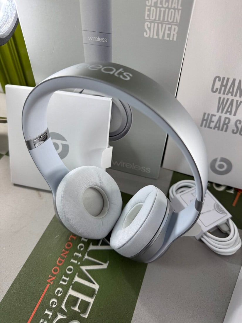 Beats Solo 2 Wireless Special Edition Silver- Original Rrp £269 - 4