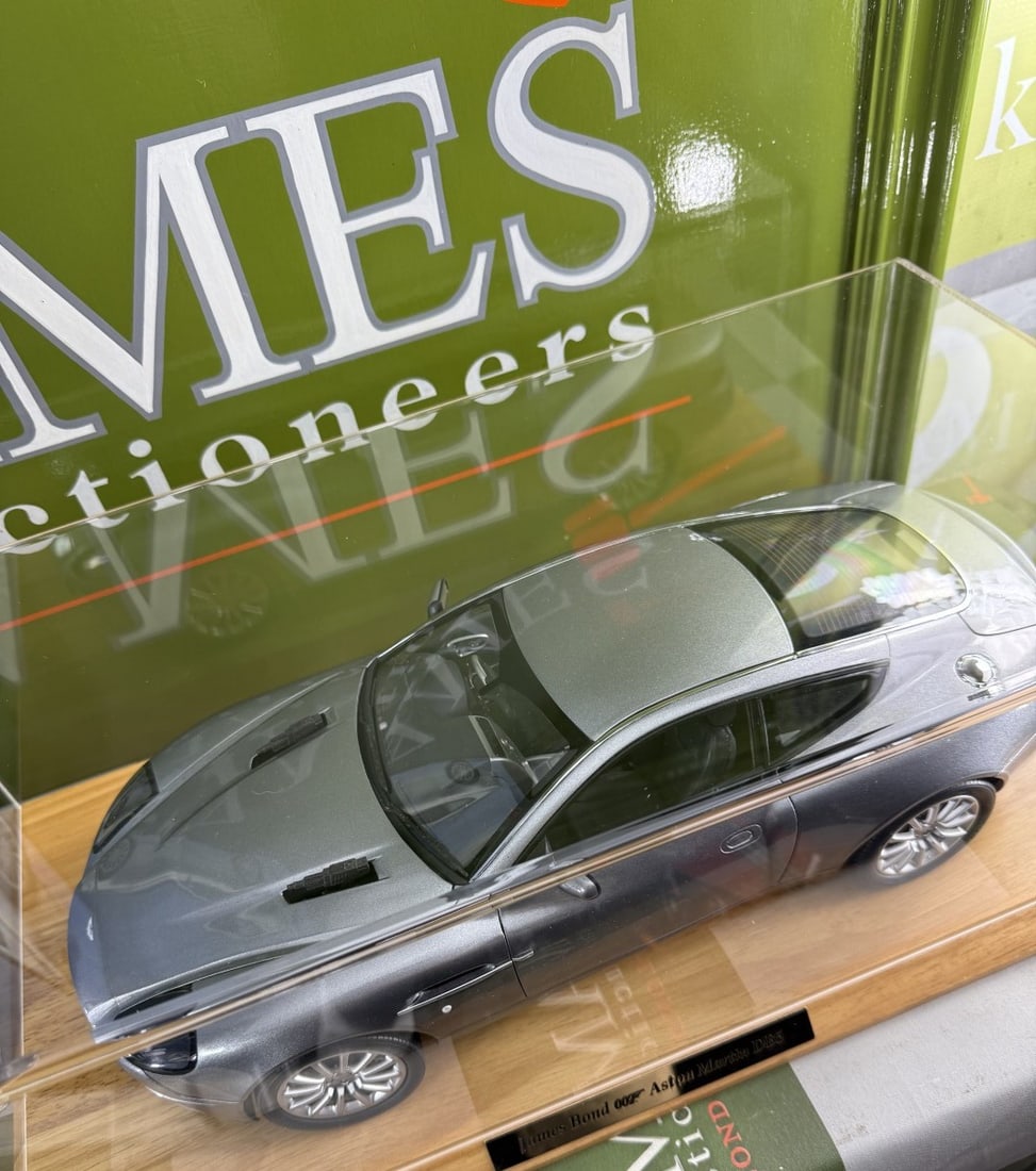 Rare Kyosho James Bond 007 Aston Martin Vanquish V12 Plus Display Case - 13