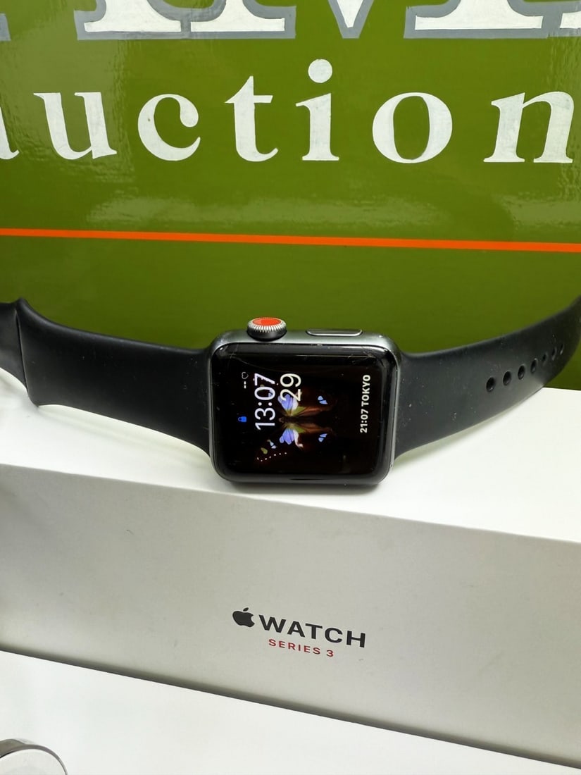 Apple iWatch Series 3: Apple iWatch Series 3, original condition including packaging,charger and outerbox, has been charged and as pictured working well at time of lotting