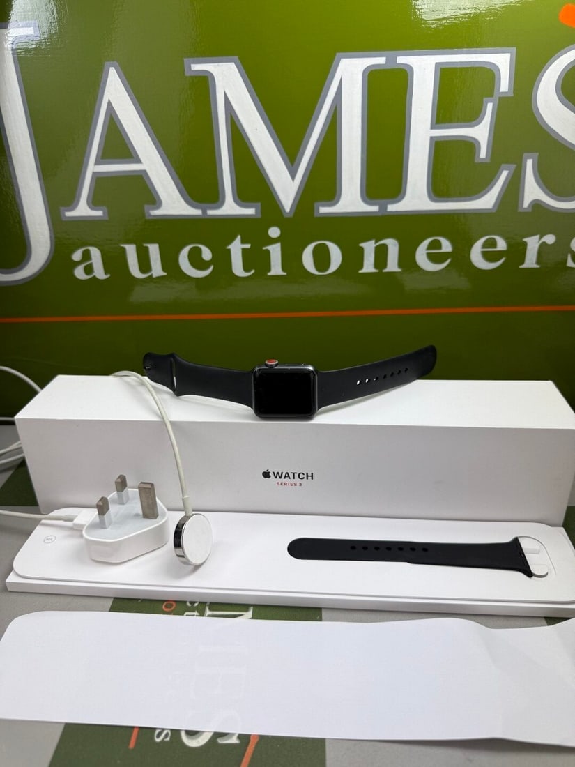 Apple iWatch Series 3 - 2