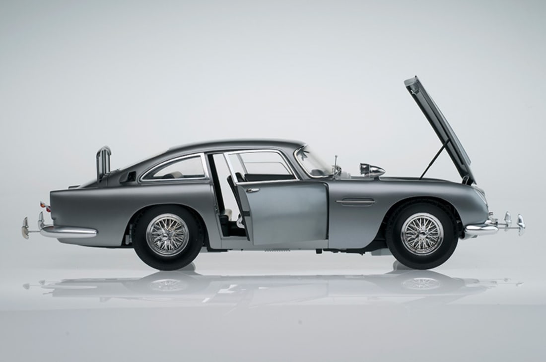 Hand Built Eaglemoss 1:8 Scale James Bond 1964 Aston Martin DB5, Goldfinger, Thunderball etc +Case (1 of 16)