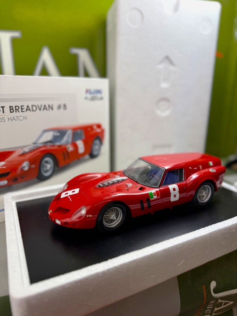 Super Rare-Fujimi 1:18 Scale Resin Collection FJM1218001 1962 Ferrari 250GT Breadvan 8 Guards Trophy - 5