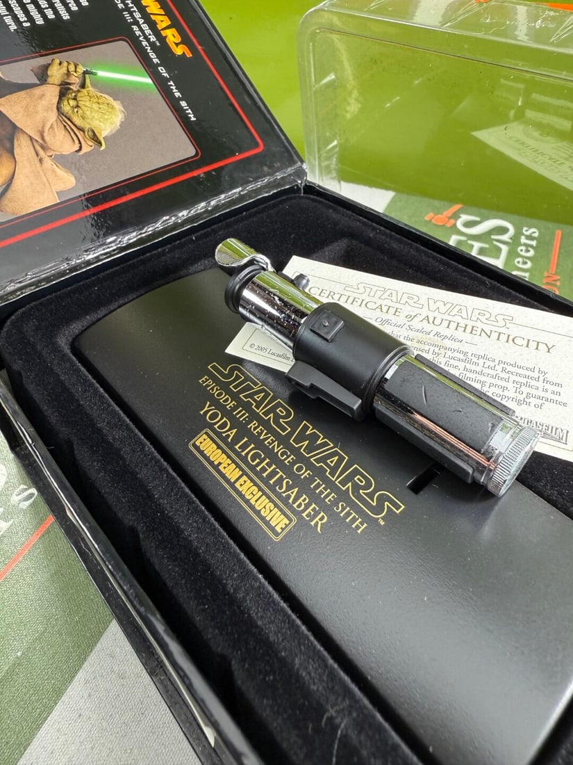 Masters Replica .45 Scale Lightsabre/COA -Yoda (1 of 4)