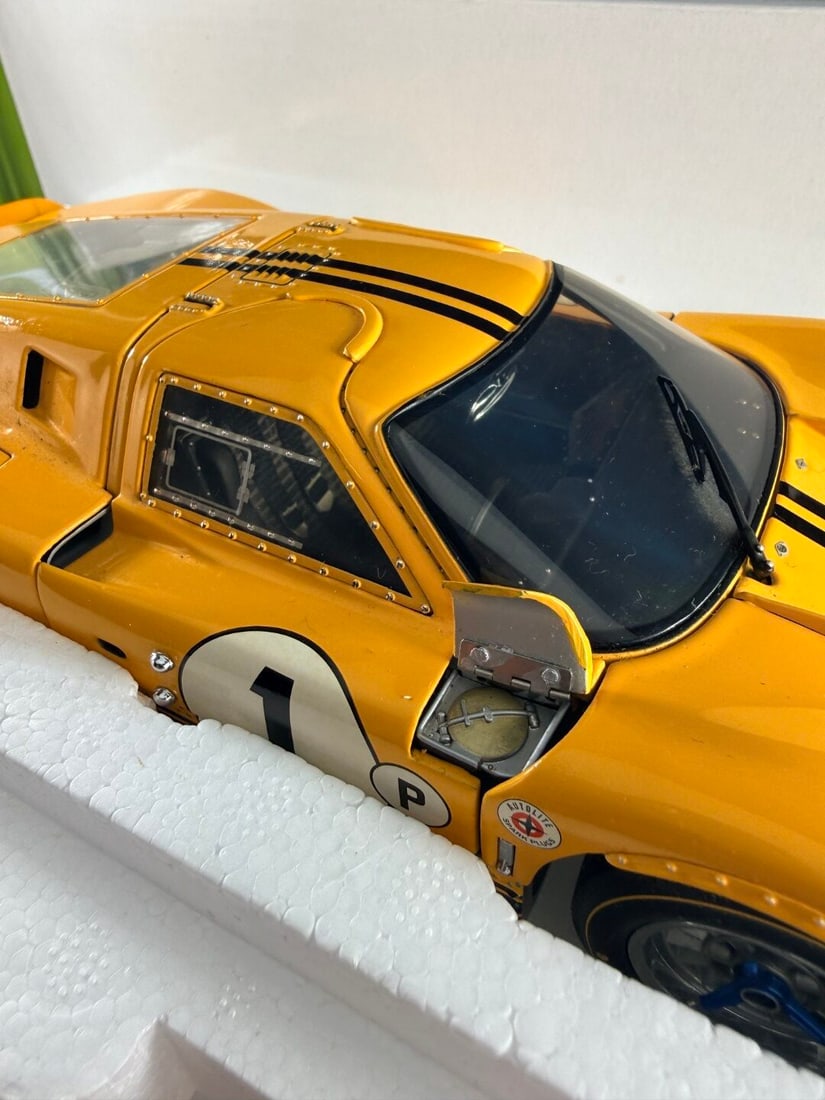 EXOTO 1:18 1967 YELLOW FORD GT #1 MK IV CAR RACING LEGENDS #1 Example - 4