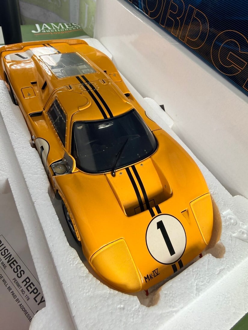 EXOTO 1:18 1967 YELLOW FORD GT #1 MK IV CAR RACING LEGENDS #1 Example - 5