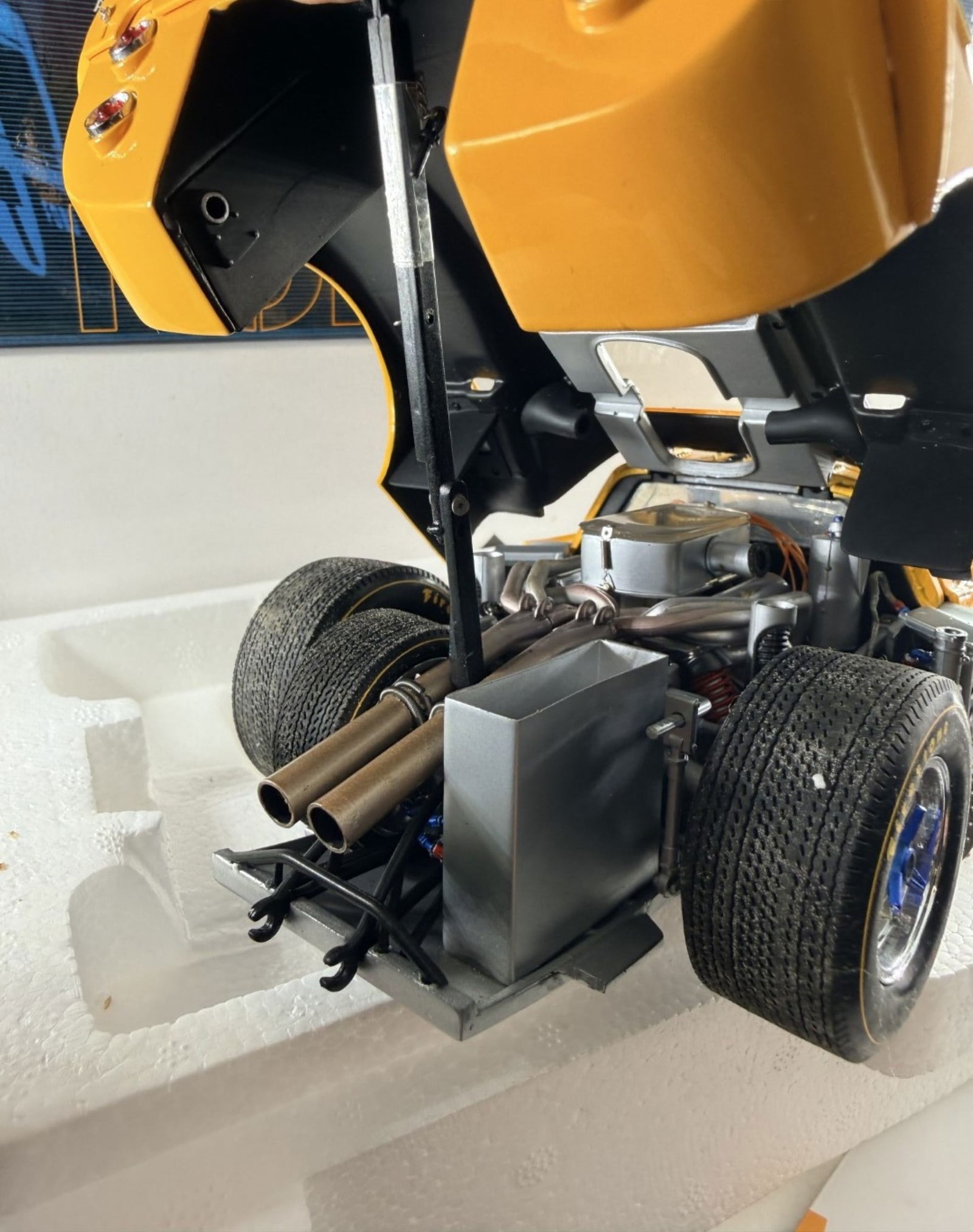 EXOTO 1:18 1967 YELLOW FORD GT #1 MK IV CAR RACING LEGENDS #1 Example - 6