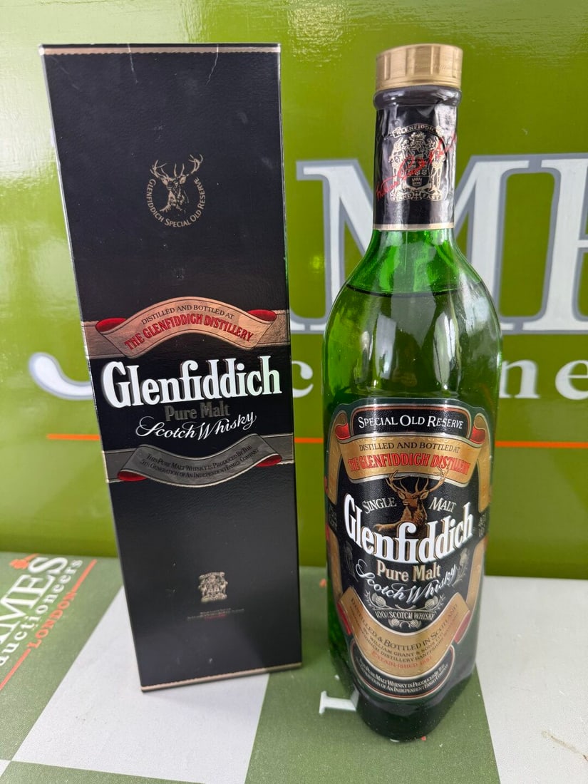 Glenfiddich Special Old Reserve Single Malt 75cl 40%: Glenfiddich Special Old Reserve Single Malt 75cl 40%-Sealed and unopened for pictures only.circa 90`s