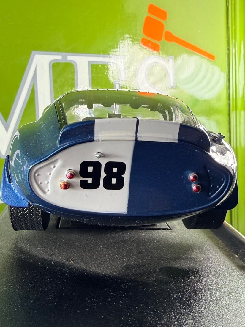 ltd Edition 1:18 scale Shelby Cobra Daytona, by Shelby Collectibles, signed by Carroll Shelby - 10