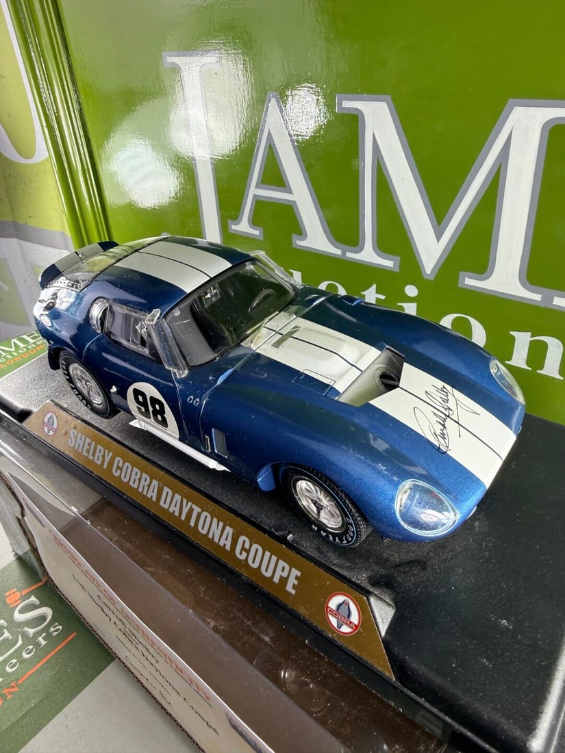ltd Edition 1:18 scale Shelby Cobra Daytona, by Shelby Collectibles, signed by Carroll Shelby - 3