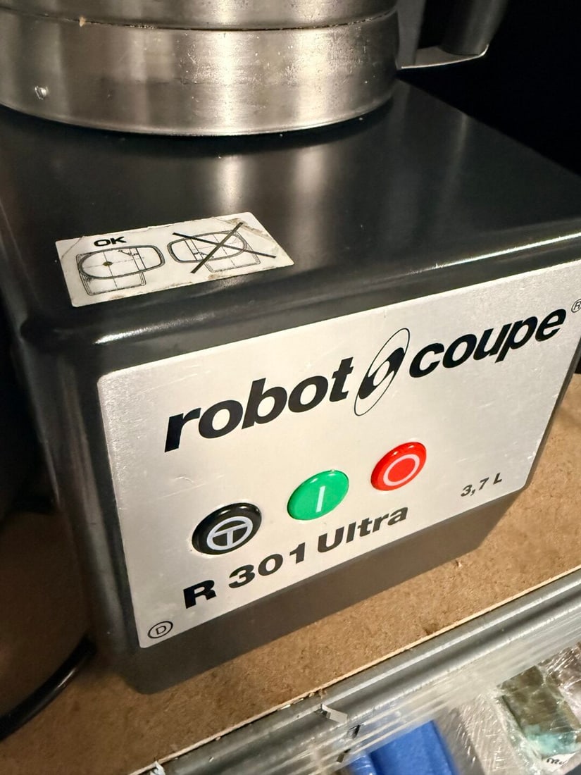 SOLD VIA BUY IT NOW-PLEASE DO NOT BID-Commercial Catering-Robo Coupe R301 Ultra - 2