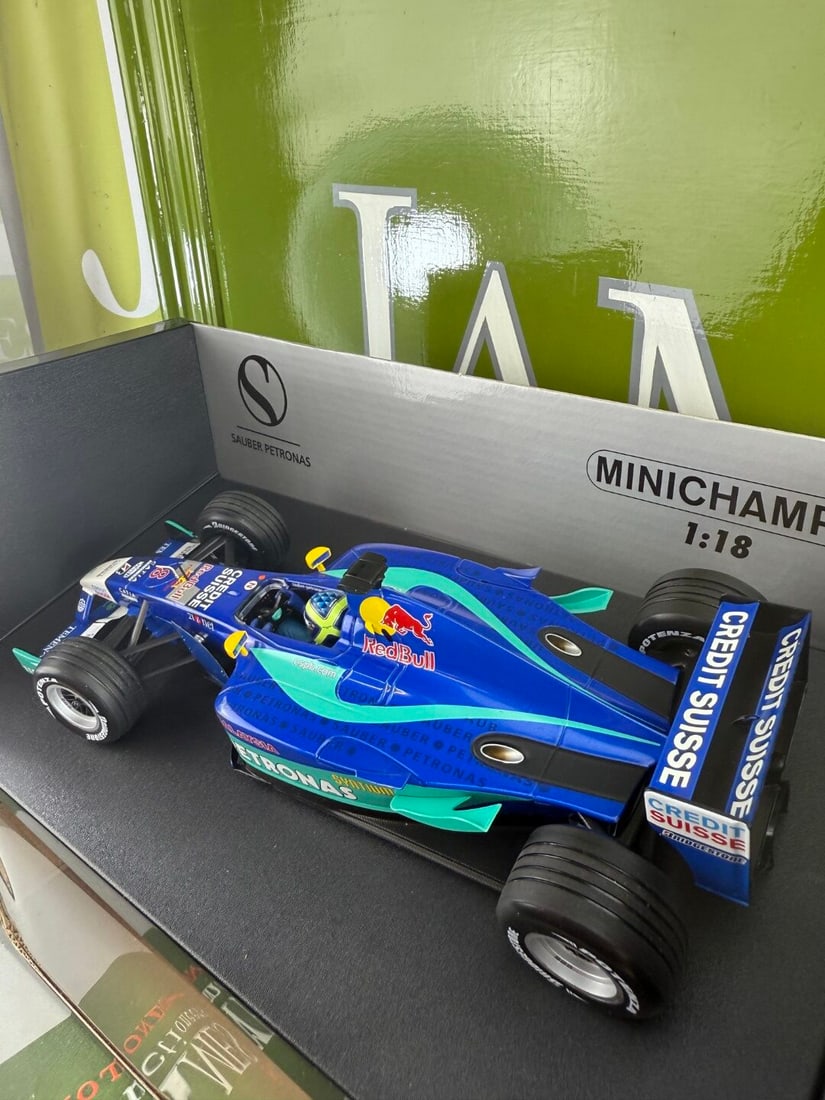 Minichamps 1:18 Sauber Petronas C21 F Massa 2002 - 3