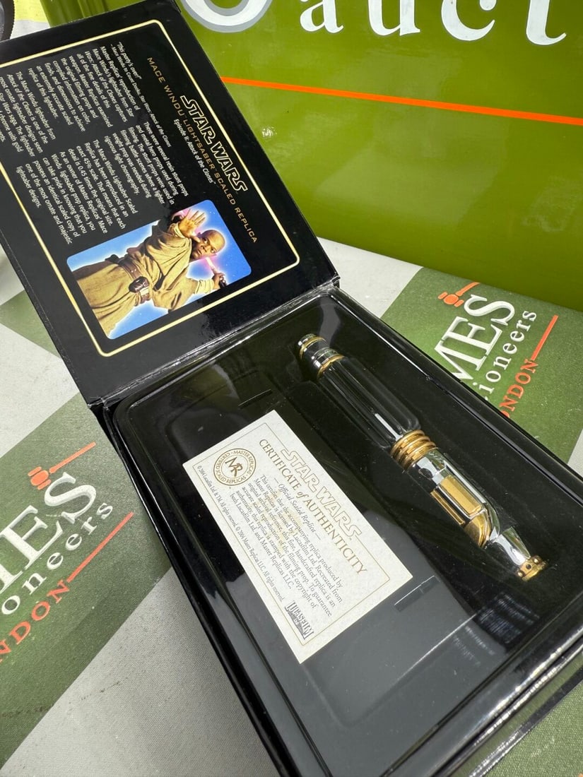 Masters Replica .45 Scale Lightsabre/COA -Mace Windu - 3
