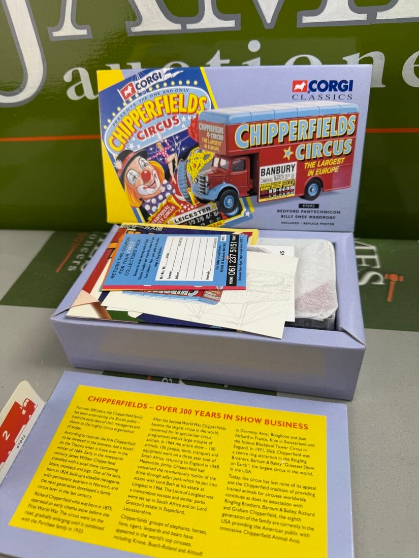 Chipperfields Circus Corgi Classics Collection 97092 Bedfor Billy Dee Truck - 3