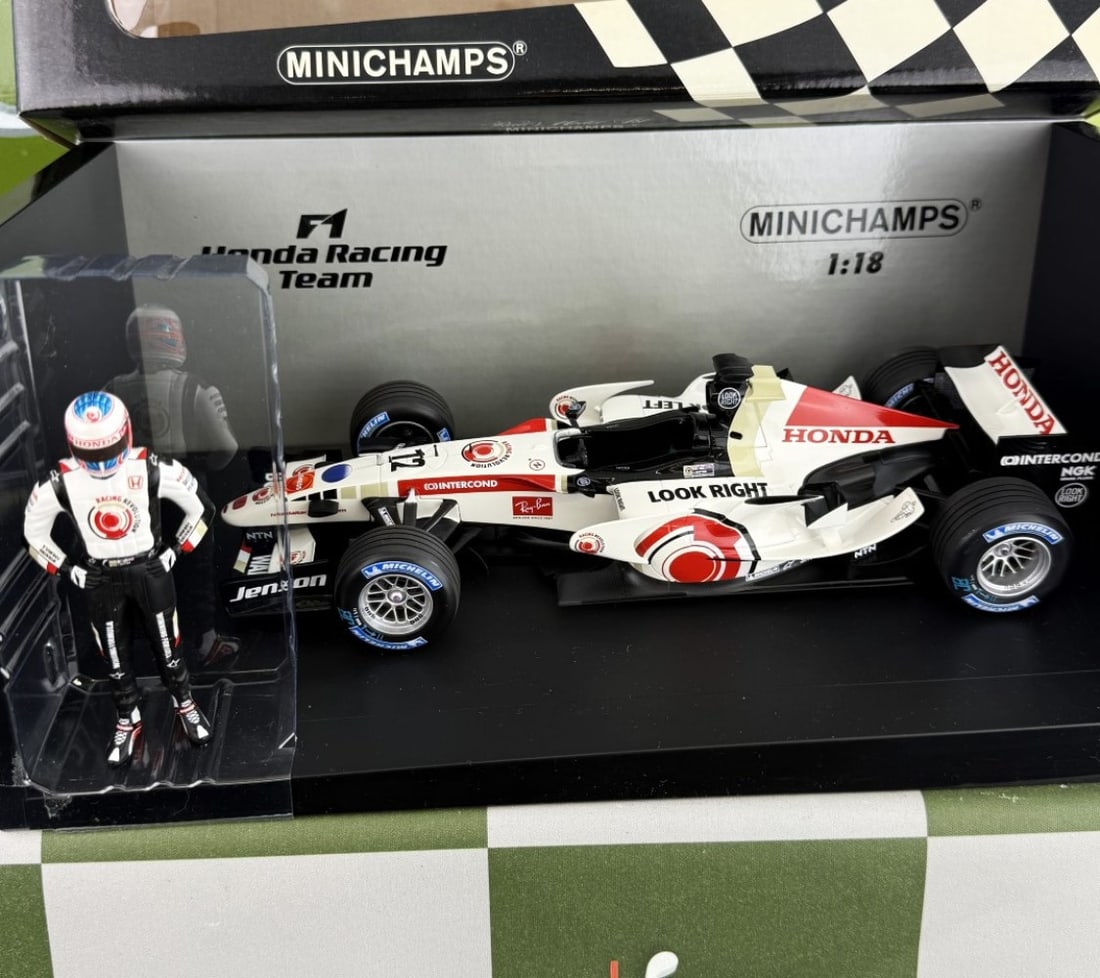Minichamp 1:18 Honda Racing F1 Team RA106 J.Button Hungary GP 2006 Ltd Etdition 2792 pcs: Minichamps 1:18 Honda Racing F1 Team RA106 J Button 1st win Hungary GP Ltd Edition 2792- A rare undisplayed example complete as pictured with original packaging-
