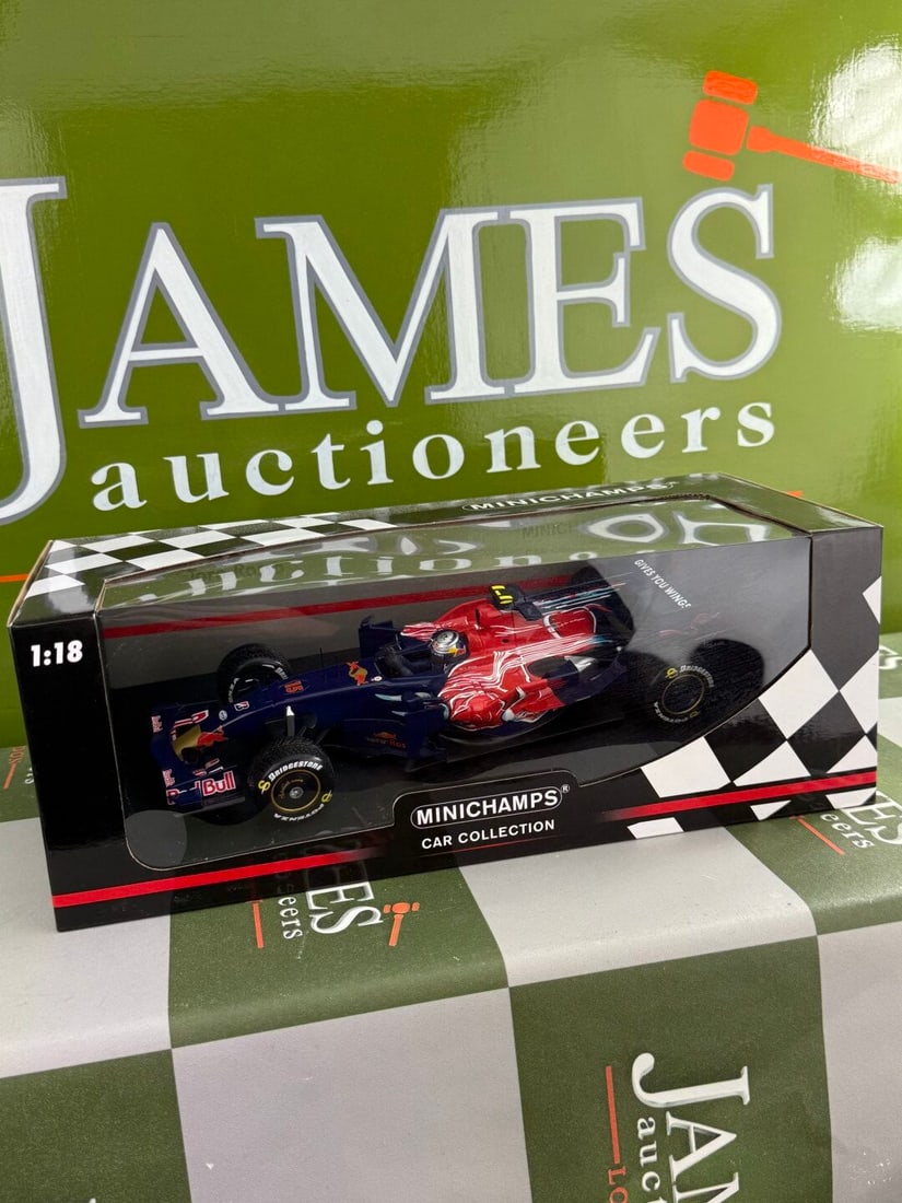 Minichamps 1:18 Toro Rosso STR3 S Vettel winner Italian GP 2008 - 3