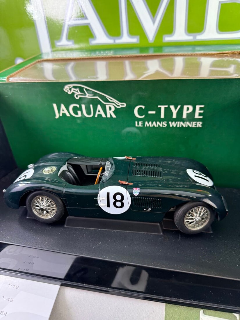 Auto Art 1:18 Scale?Le Mans Winner Jaguar C-Type-Racing Division Edition. - 13