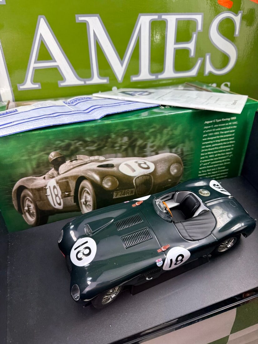 Auto Art 1:18 Scale?Le Mans Winner Jaguar C-Type-Racing Division Edition. (1 of 13)