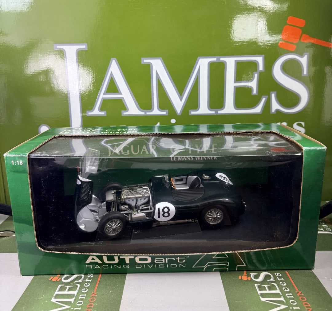 Auto Art 1:18 Scale?Le Mans Winner Jaguar C-Type-Racing Division Edition. - 2