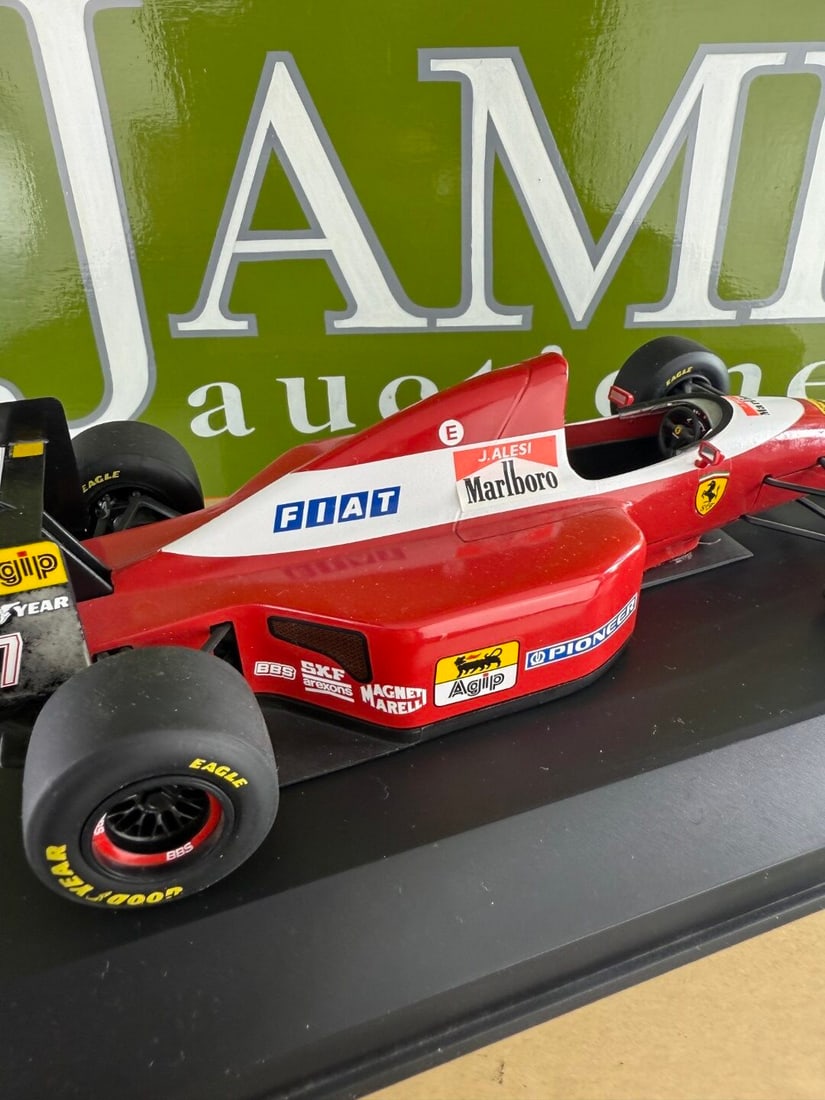 Grand Prix Classics 1:18 Jean Alesi Ferrari 93A 1993 - 4