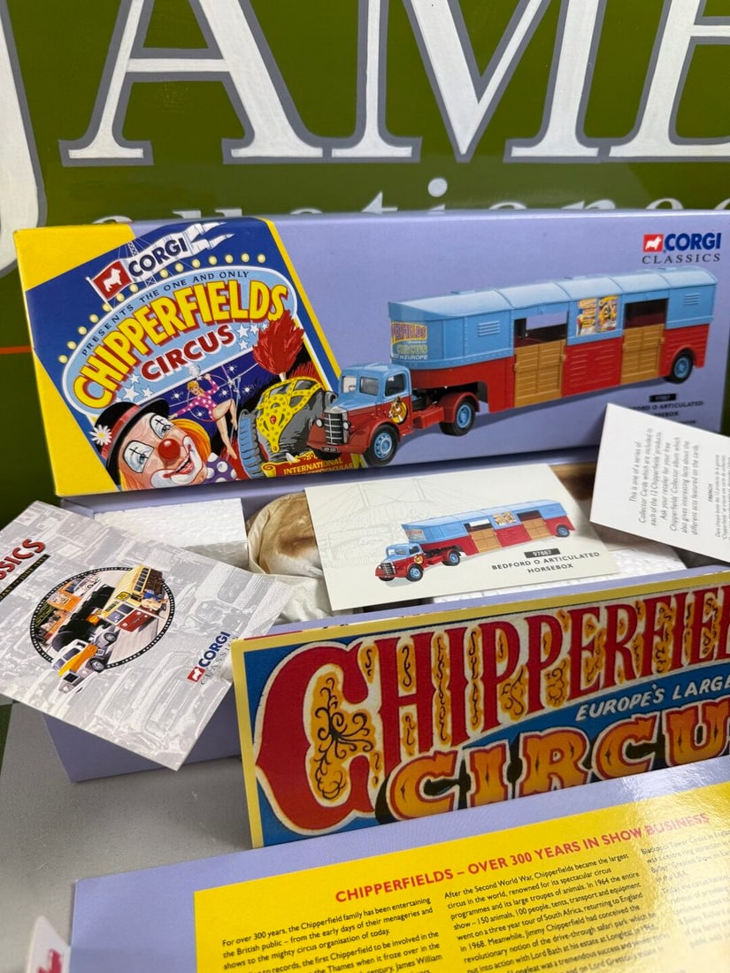 Chipperfields Circus Corgi Classics Collection 97817 Bedford O Articulated Truck - 3