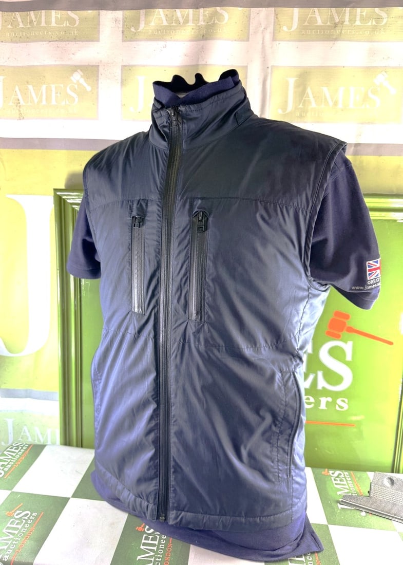 Aston Martin by Hackett Mens Vest Gilet Navy Size M Lightweight Racing Style: Aston Martin by Hackett Men’s Vest Gilet Navy Size M Lightweight Racing Style RRp £249