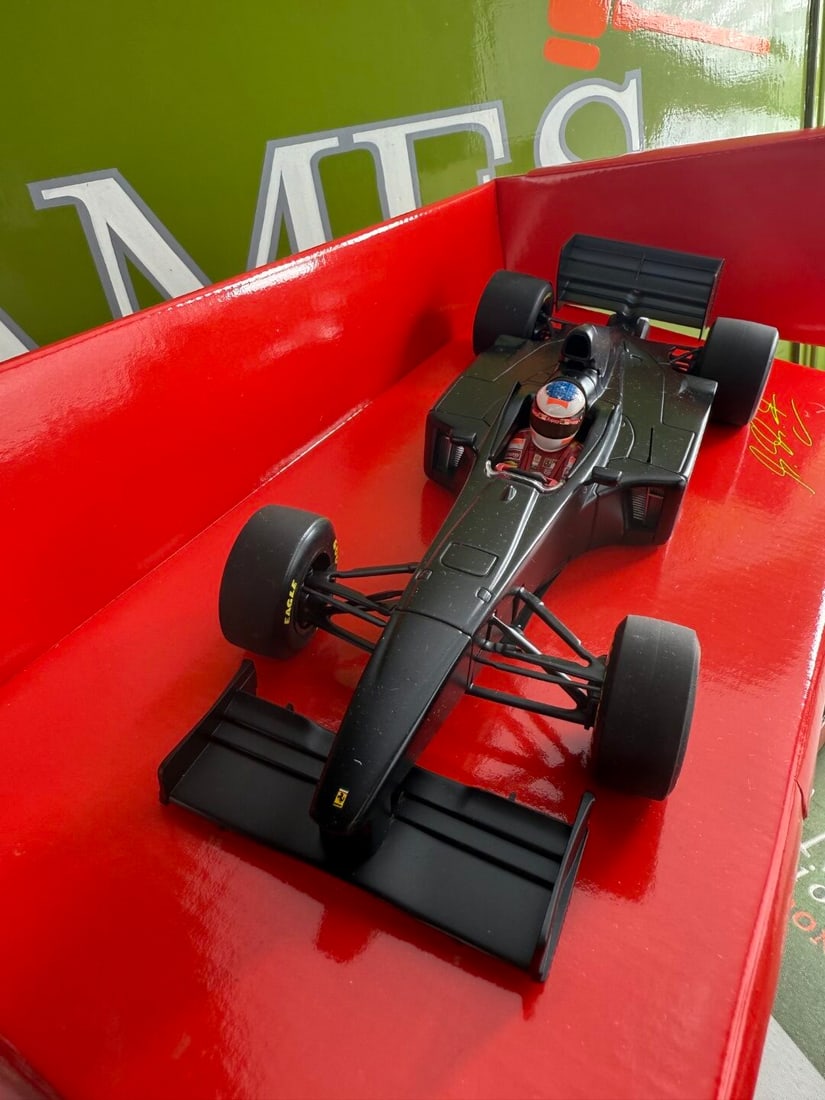 Michael Schumacher Collection 1:18 Ferrari Test Car Fiorano - 8