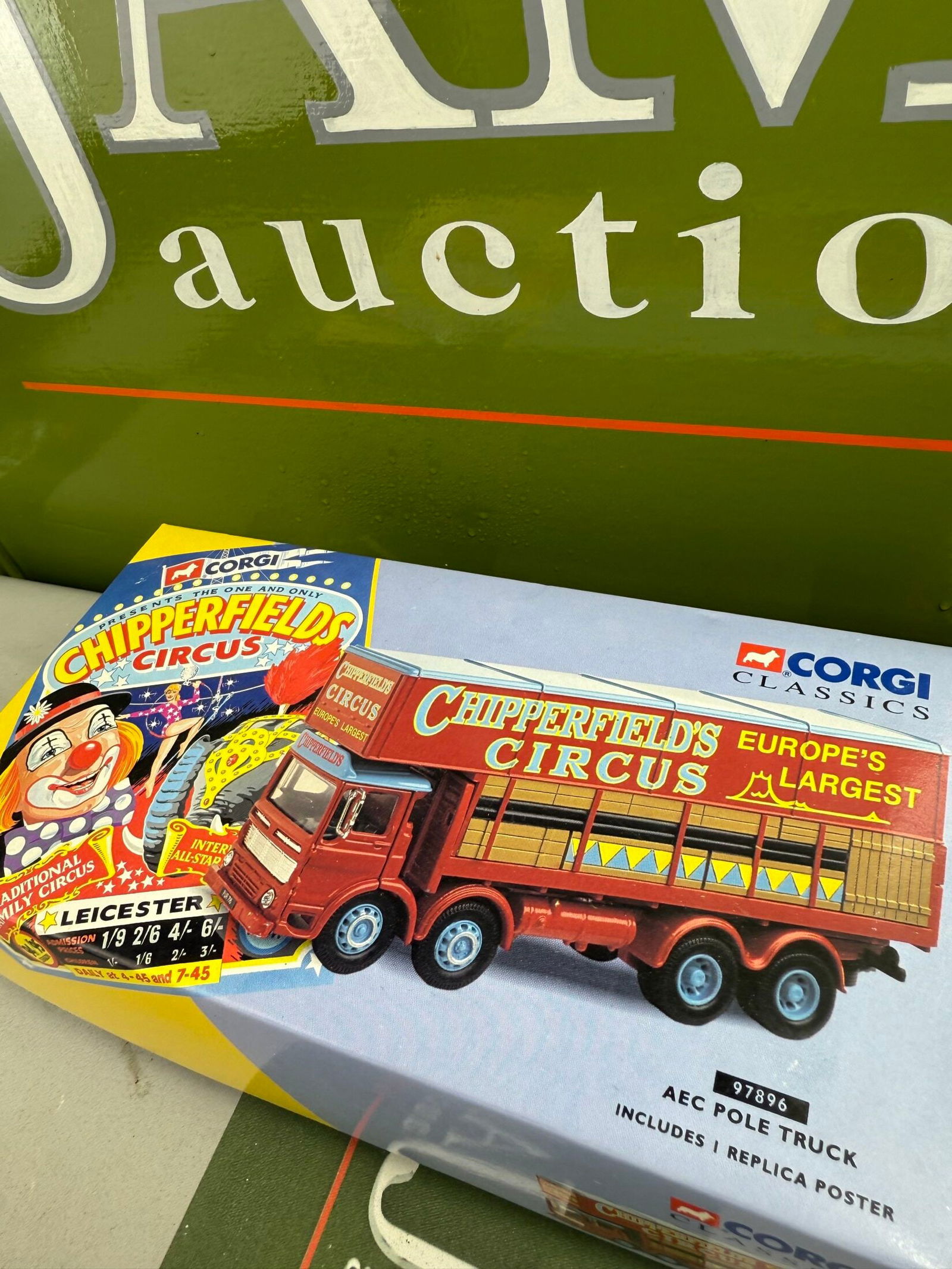 Chipperfields Circus Corgi Classics Collection 97896 AEC Pole Truck - 6