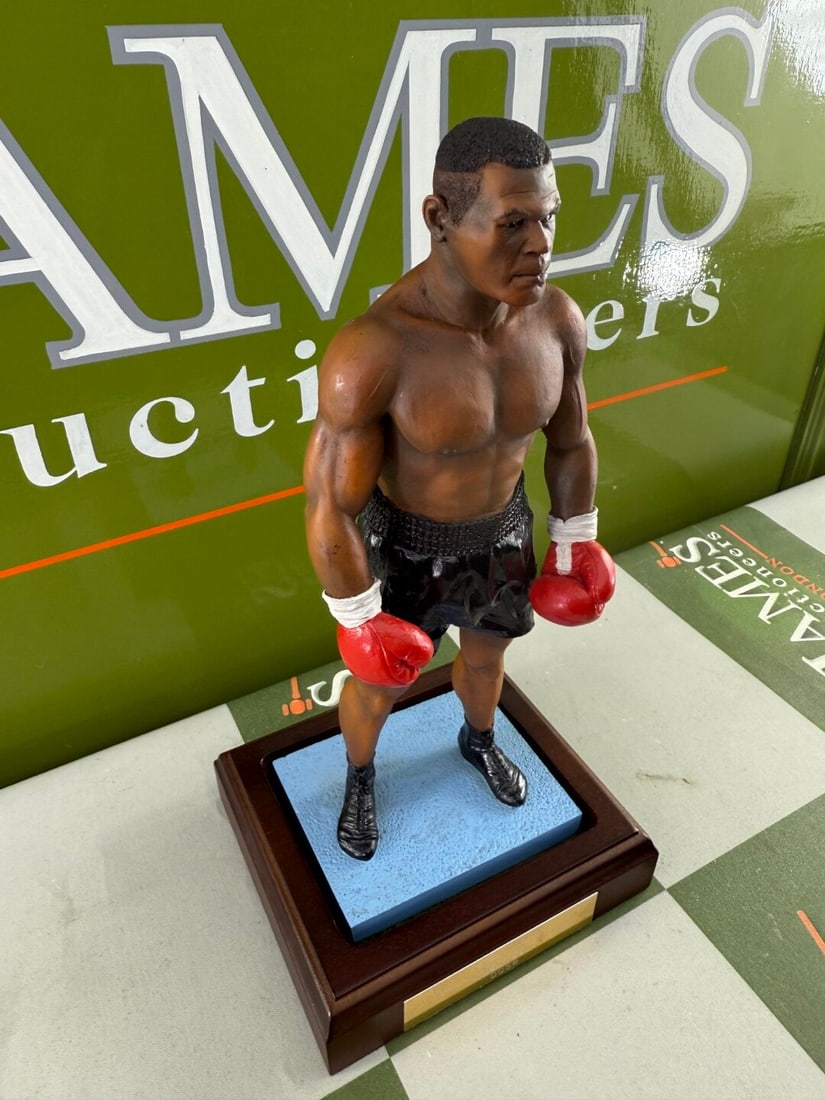 Mike Tyson Heavyweight Boxing Champion The Art Of Sport By Endurance Figurine. Sculpted by Daniel Lo - 2