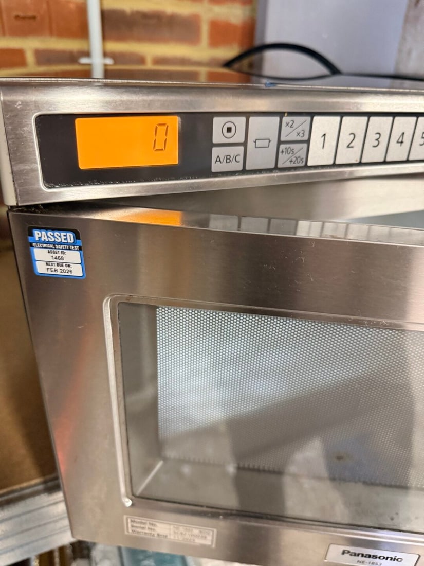 Panasonic NE-1853 Commercial Catering 1800w Microwave Oven - 3