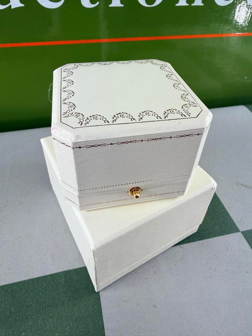 2.56 Carat Round Cut D/VS2 Diamond Stud Earrings Set In 14 Carat Gold - 5