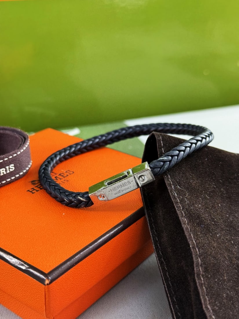 Herms Paris Black Leather Goliath Gents Bracelet: Hermès Paris Black Leather Goliath Men’s Bracelet, as pictured with original packaging