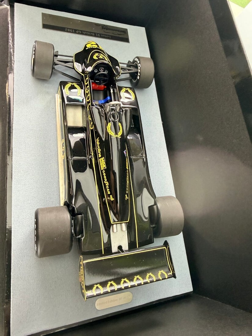 Tecnomodel Mythos Series 1/18 scale Lotus 91 Nigel Mansell British Grand Prix 1982 - 6