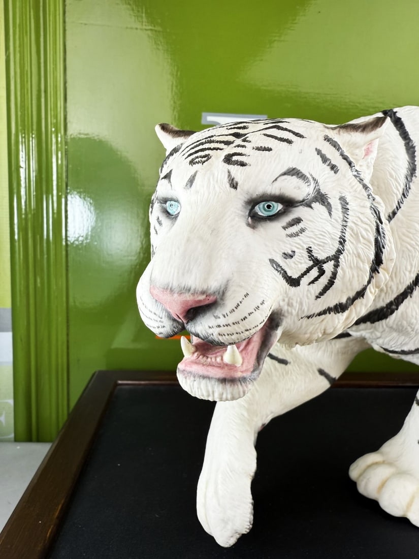 Large Franklin Mint Hand Painted Ltd Edition White Majesty Tiger Display - 7