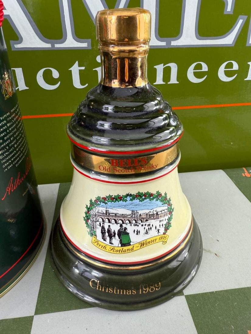 Bells Old Scotch Whiskey Ltd Edition 24 Carat Gold Christmas 1989 - 2