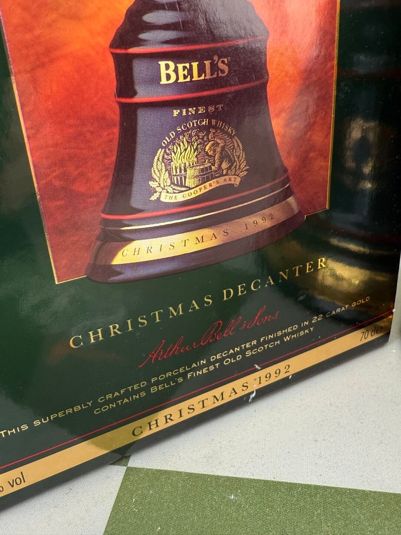 Bells Finest Whiskey Christmas Decanter -22 Carat Gold -1992 - 3
