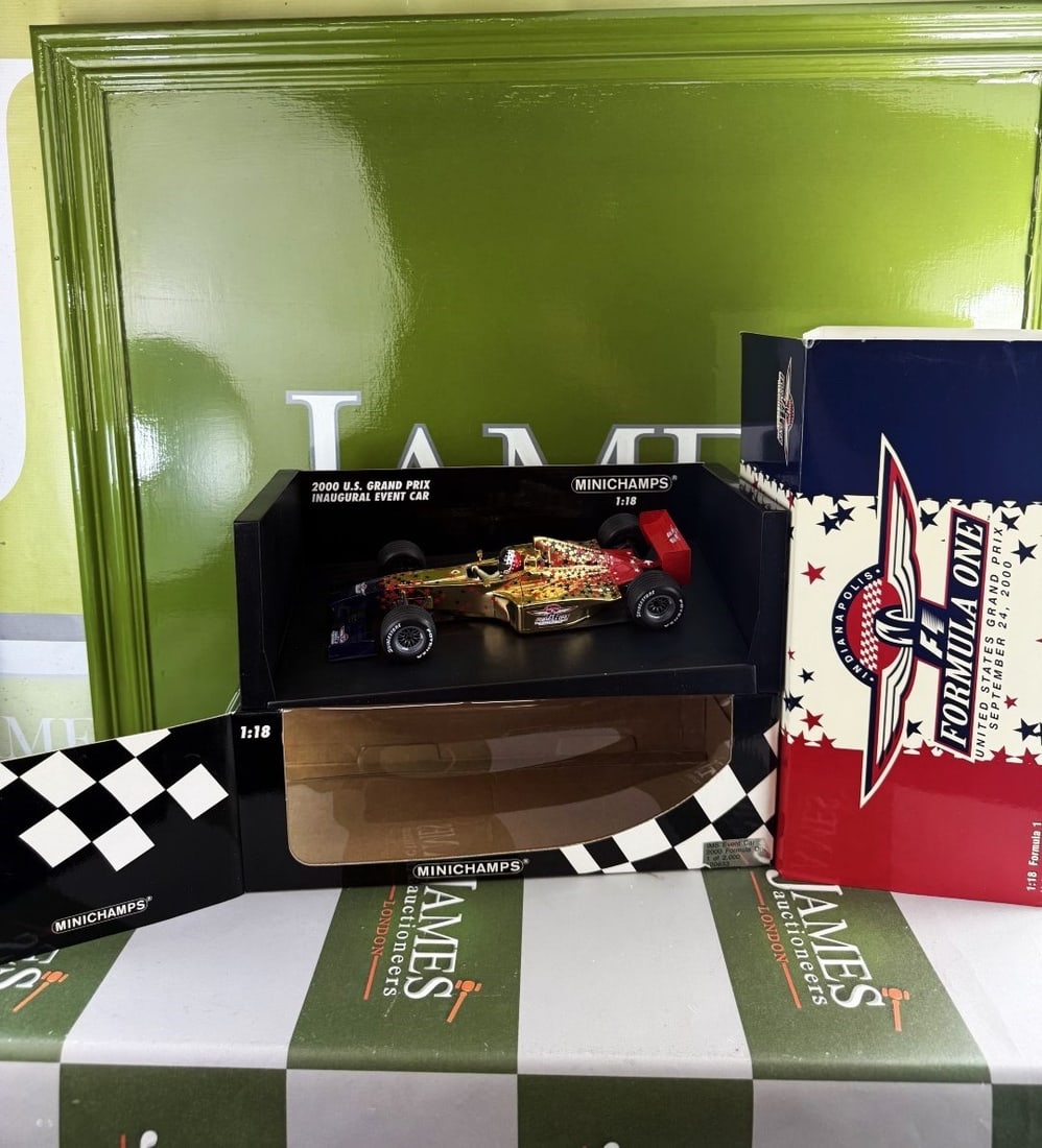 Minichamp 1:18 IMS Event Car 2000 Formula One #1/2000 Ltd Edition, Ref 100633: Minichamp 1:18 IMS Event Car 2000 Formula One #1/2000 Ltd Edition, Ref 100633, A rare undisplayed example complete as pictured with original packaging.