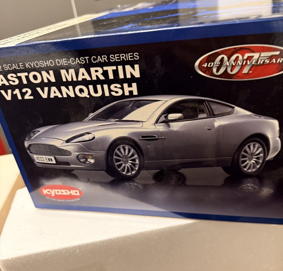 Kyosho-James Bond 007- 1:12 Scale Aston Martin Vanquish - 9