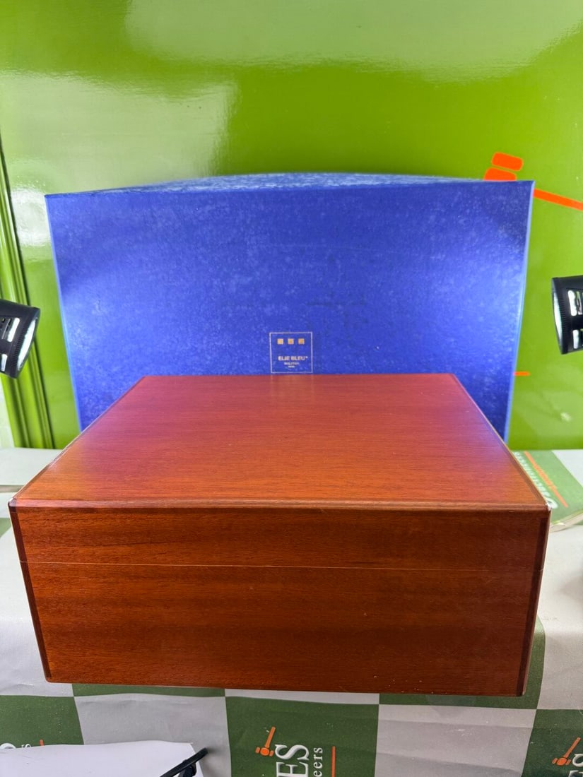 Elie Bleu Handmade Mahogany 75 Count Humidor Rrp- £ 2k: Elie Bleu Mahogany - 75 Count Humidor Rrp- £ 2k, as pictured in excellent condition with all components including: 75 cigar capacity (estimated using a petit corona size cigar), includes 1